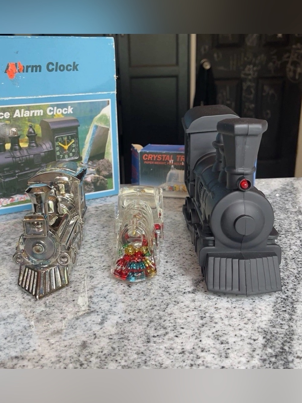 TRAIN COLLECTORS! VINTAGE STEAM LOCOMOTIVES; Clock, Bank &
Paperweight 2 NIB!!